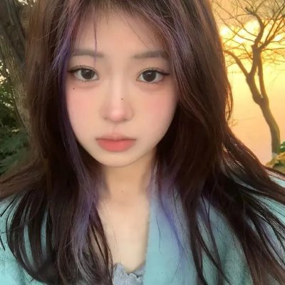 公园里的女孩